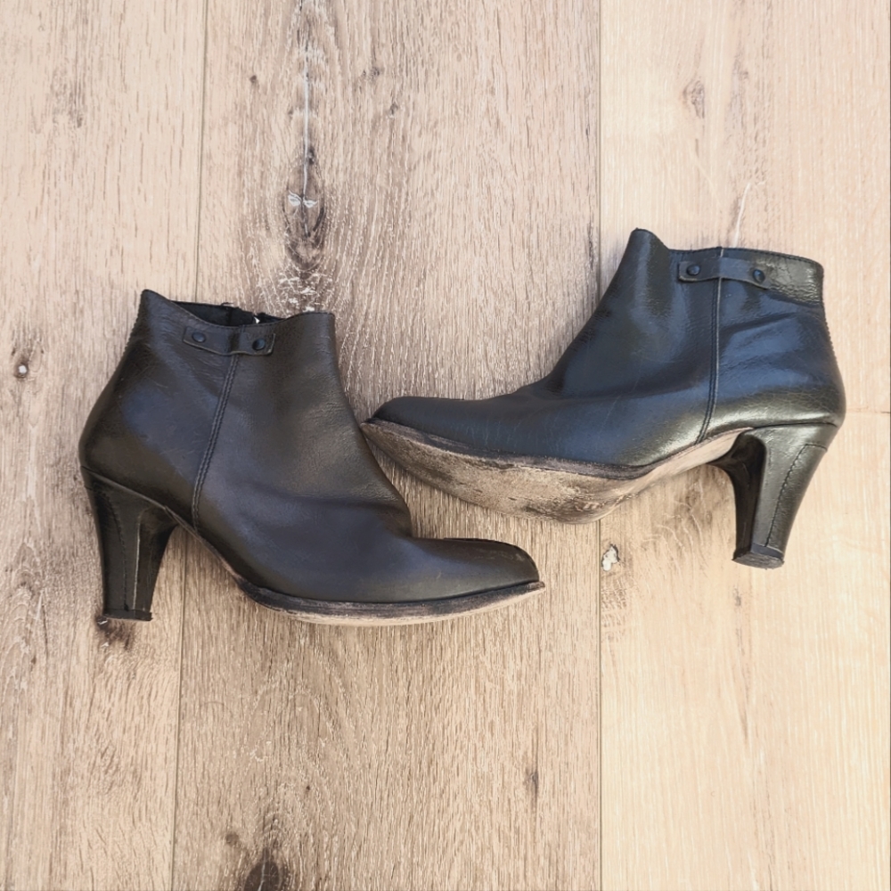 Twenty Two Italy Leather Booties Heel 38
